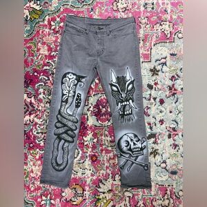 Hand Airbrushed Levi's Gray Jeans Size 34